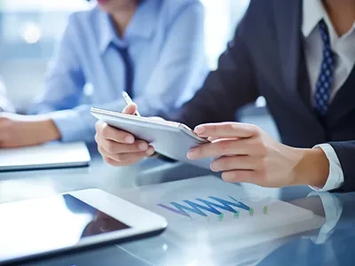 An toàn khi mặc quần áo phản quang an toàn