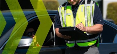 Hình ảnh và giá áo phản quang cảnh sát giao thông mới