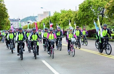 Đi xe mùa đông, quần áo phản quang là điều cần thiết!